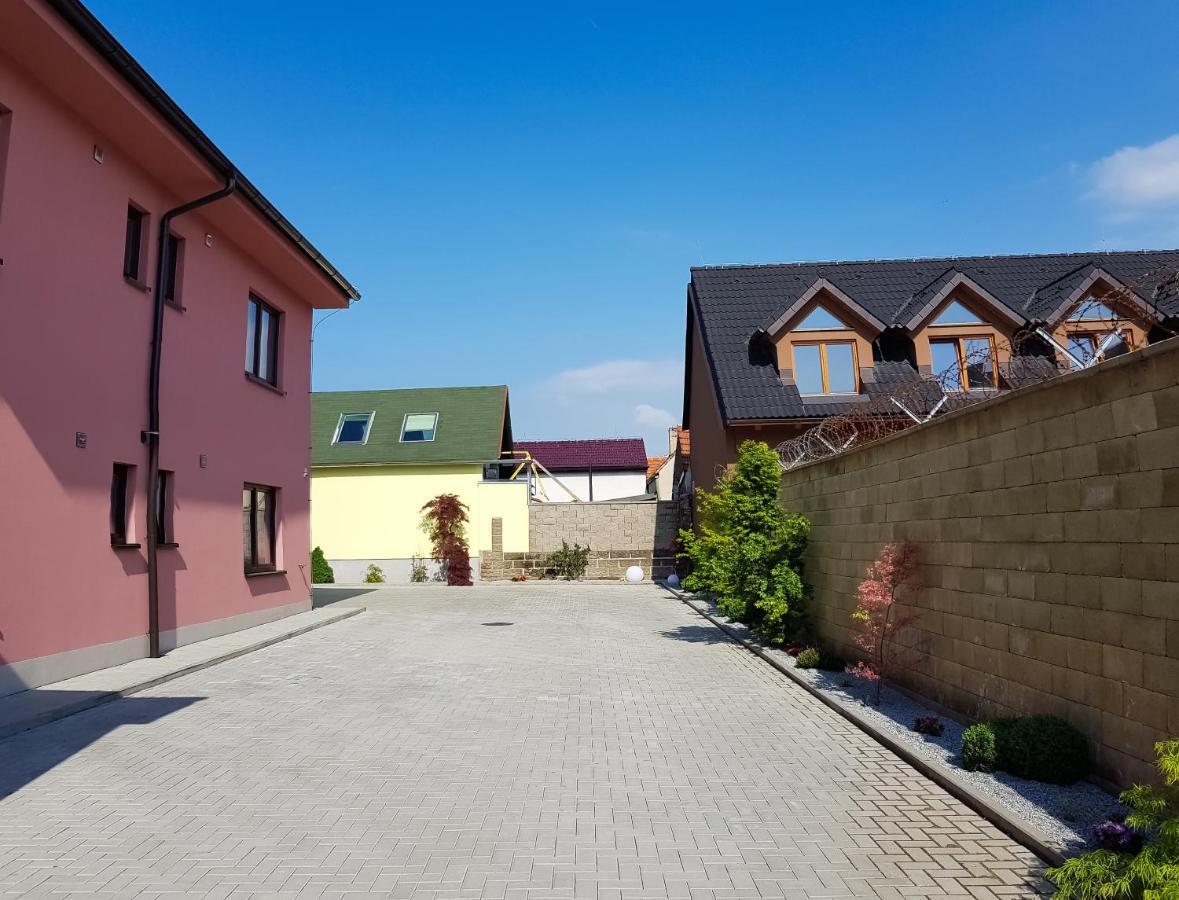 Apartment De Luna Prag Exterior foto